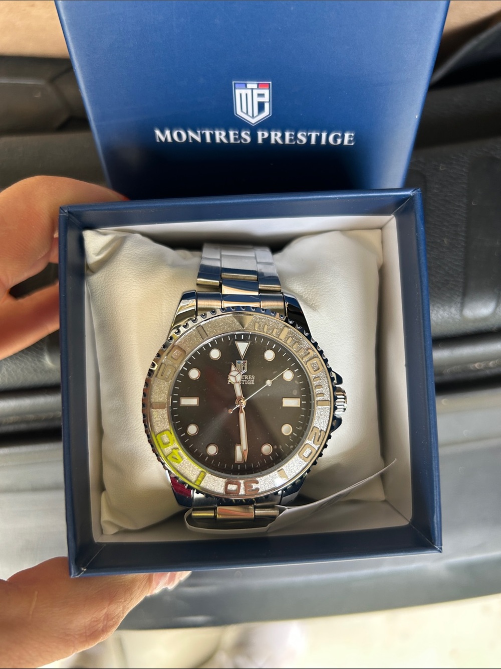 Montres Prestige by convicts Men’s Black Dial Stainless Steel Watch